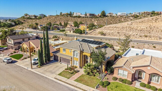 Building Photo - 6561 Isla Del Rey Dr