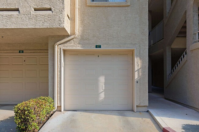 Building Photo - 1980 Las Colinas Cir