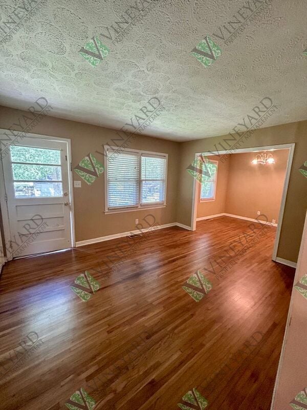 Building Photo - 4306 Hillcrest Dr