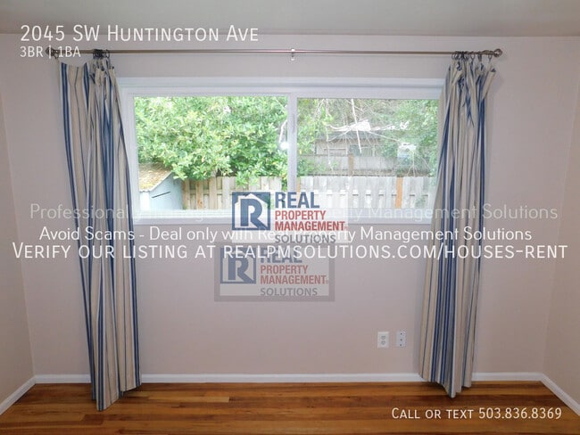 Building Photo - 2045 SW Huntington Ave