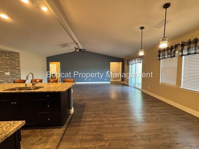 Building Photo - 6515 Copper Mountain Dr