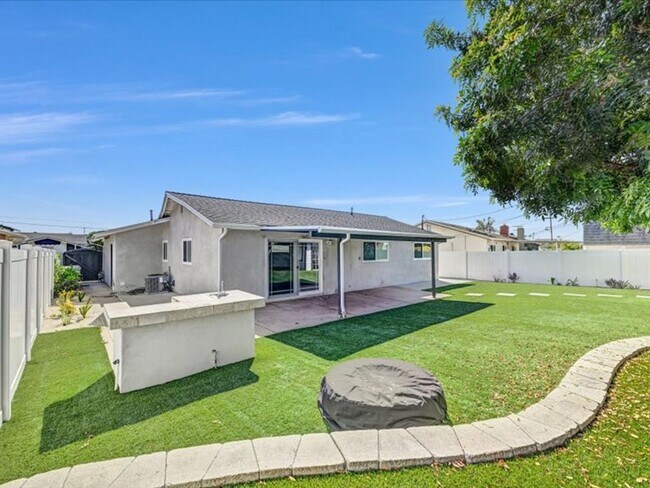 Building Photo - Beautiful 3 BD, 1.5 BA Remodeled Home in North Clairemont!