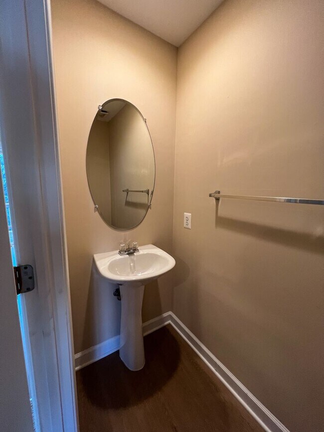 Building Photo - 8646 Willow Leaf Ln