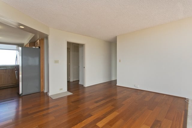Building Photo - KAPIOLANI 2 Bedroom - Spacious and Bright ...