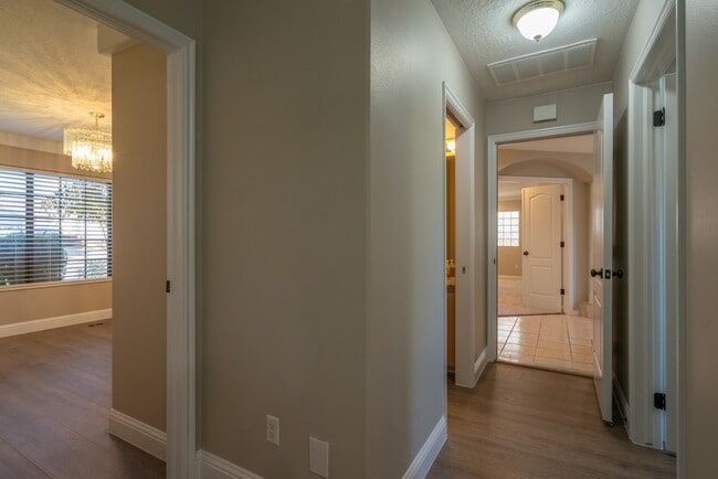 Building Photo - Spacious 6 Bedroom Home with a Balcony!