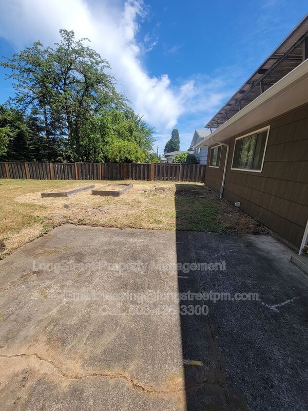 Building Photo - 14625 NE Knott Ct