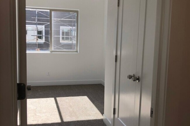 Building Photo - 508 W 2200 N