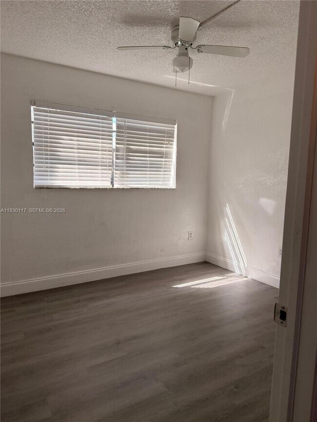 Building Photo - 1123 NW 27th Ave