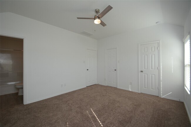 Building Photo - 1319 Winding Willow Dr