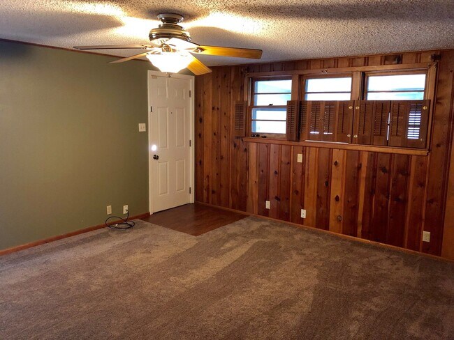 Building Photo - Charming Three Bedroom near TTU - July 2025!