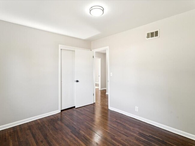 Building Photo - 411 W 46th St