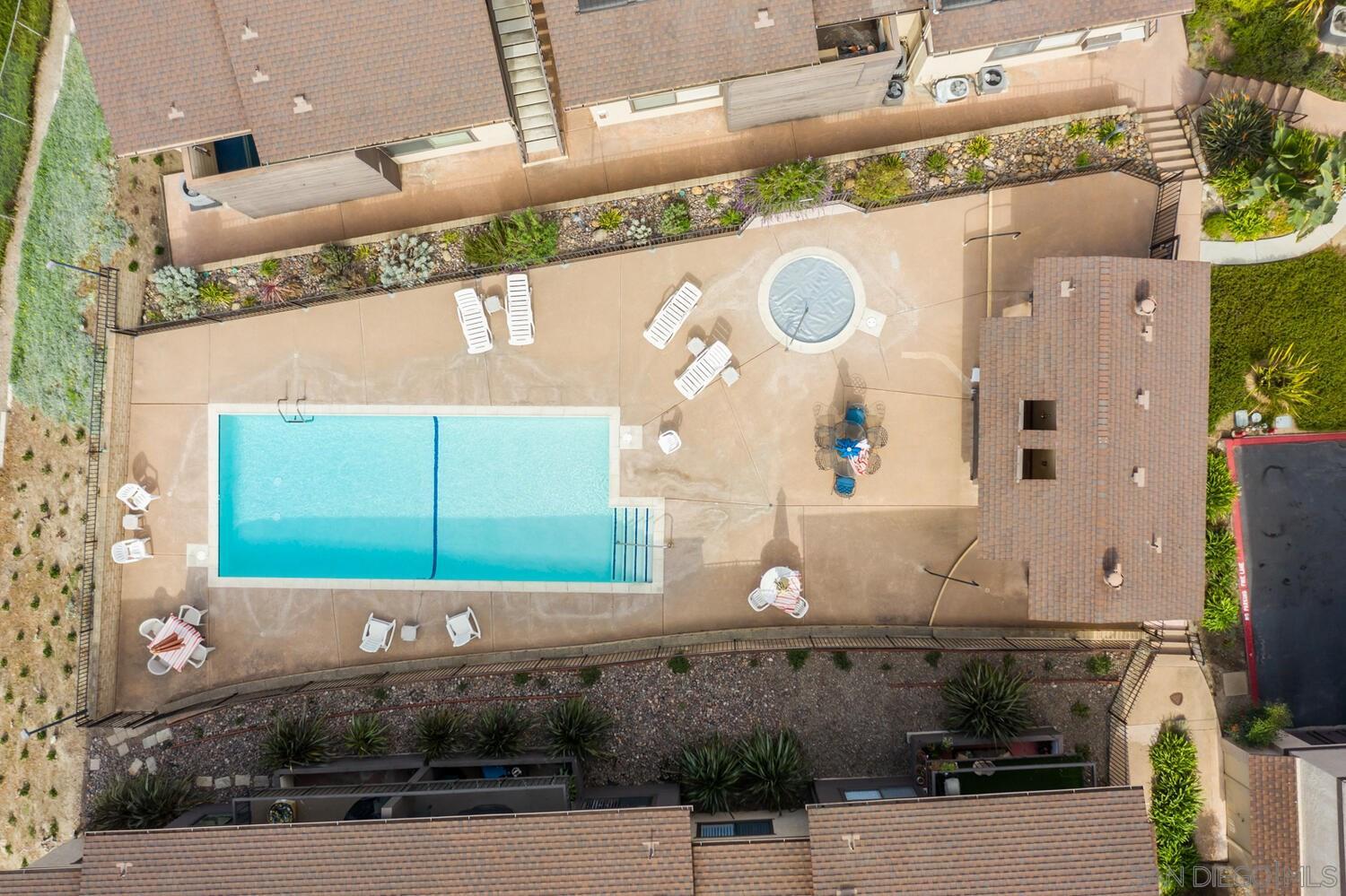 Building Photo - 5125 Fontaine St