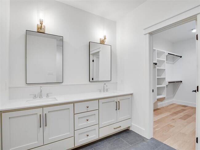 Building Photo - 414 Stagecoach Trail