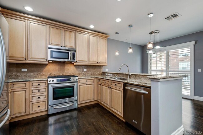 Kitchen/High End Appliances - 150 S Madison St