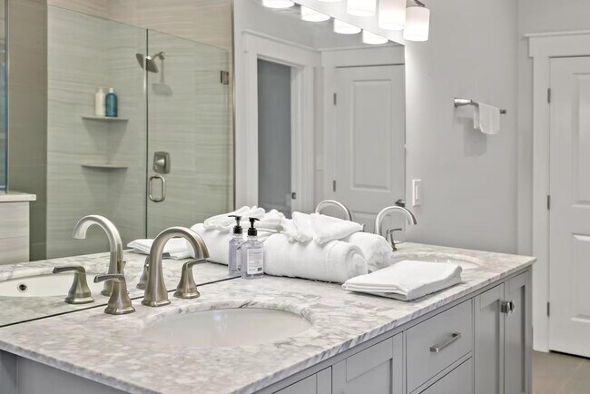 Building Photo - 2901 Random Rd