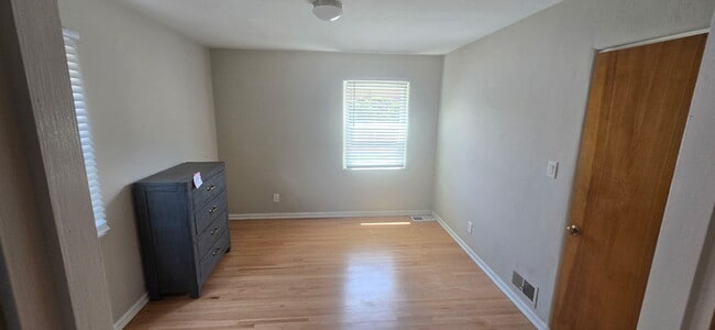 Building Photo - 4220 Broadmoor Ave NE