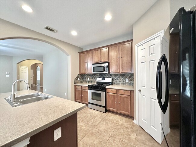 Building Photo - 6303 Tolstin Lakes Ln