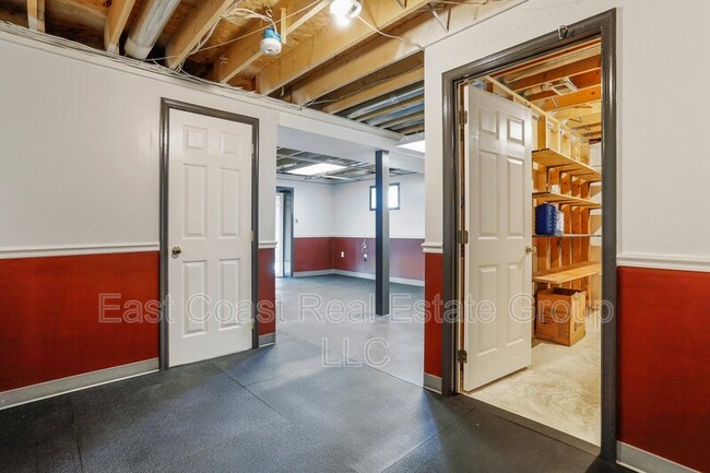 Building Photo - 77 Grassy Meadow Rd