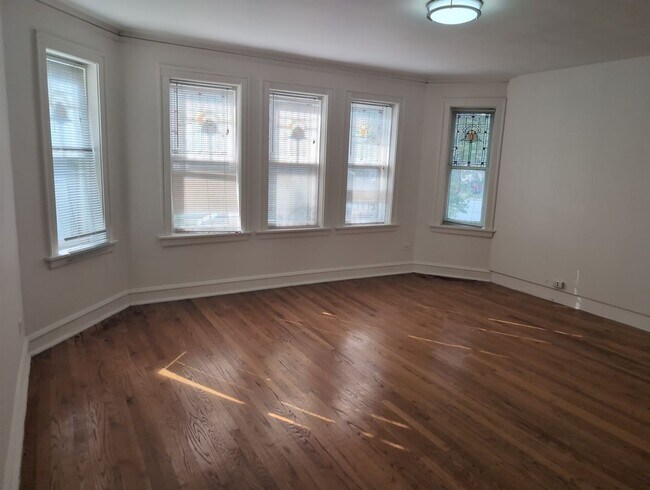 Building Photo - 5455 N Christiana Ave