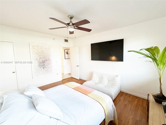 Building Photo - 1255 Marseille Dr