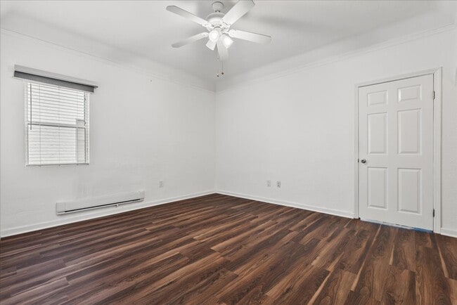 Building Photo - 2818 S Bronson Ave