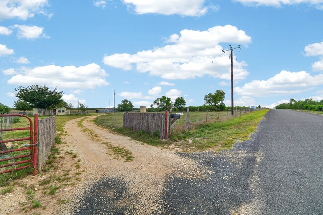 Building Photo - 3021 Co Rd 467