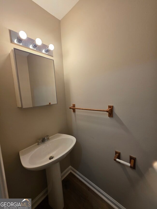 Building Photo - 300 Handley Ct