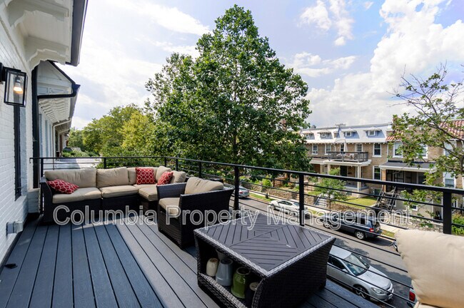 Building Photo - 616 Quebec Pl NW