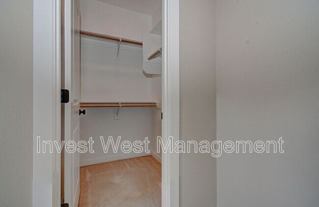 Building Photo - 1651 52nd Ct