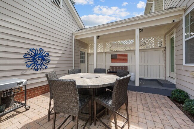 Building Photo - Charming Craftsman Home in the Heart of Apex | Renovated Kitchen, Fenced Yard, Garage & Lawn Care...