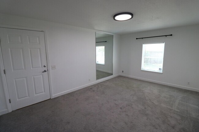 Building Photo - 206 Phoenetia Dr