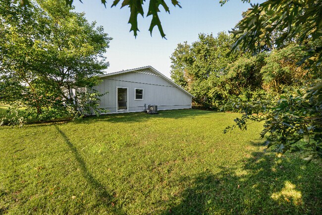 Building Photo - 7117 Tollhouse Dr