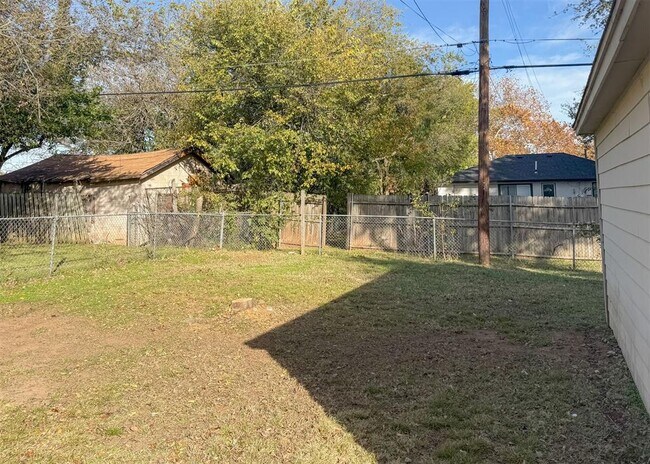 Building Photo - 2341 NW 37th St