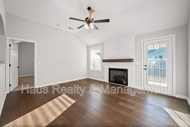 Building Photo - 1514 Fredrick Dr