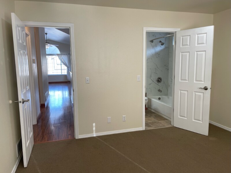 Building Photo - 8918 Birch Park Cir