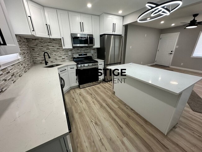 Building Photo - Updated 3 Bedroom Home in Gary