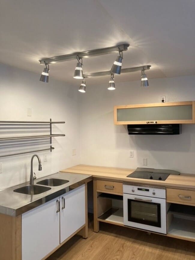 Building Photo - North Park 55+ Available Now!