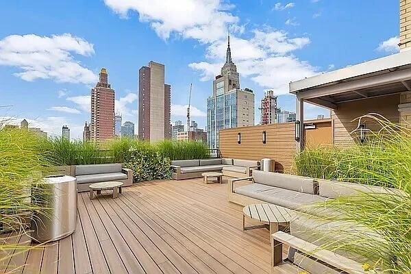 Building Photo - 407 Park Ave S