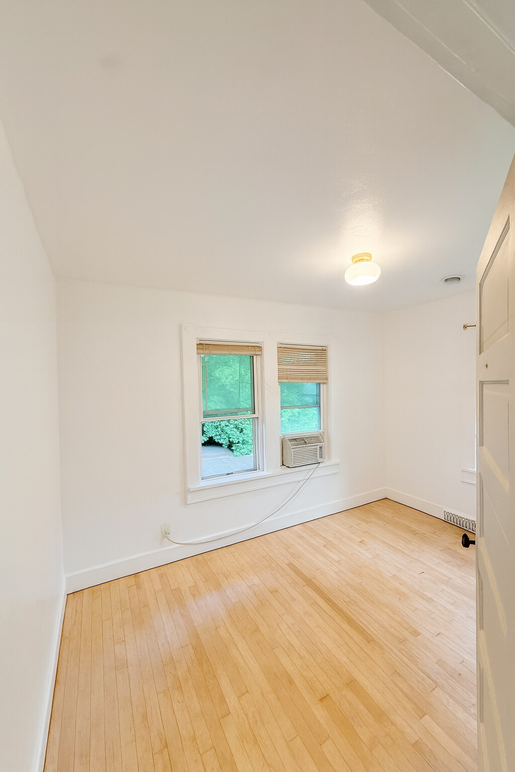 Building Photo - 535 S Clay St