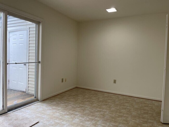 Building Photo - 158 Albemarle Dr