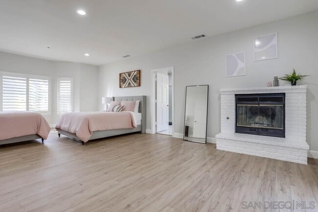 Building Photo - 1696 Gil Way