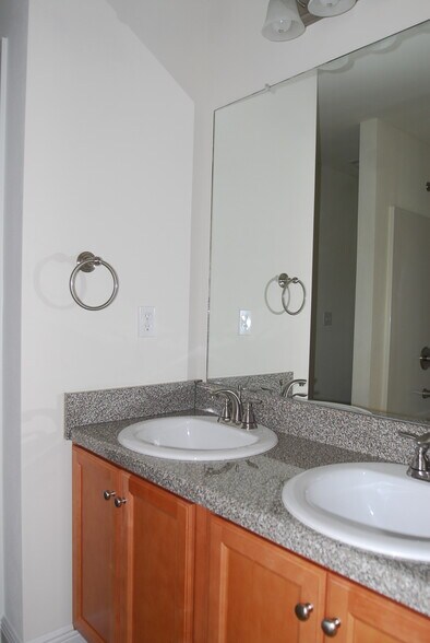 Building Photo - 17977 Restoration Cir