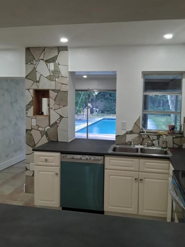 Building Photo - 451 NE 134th St