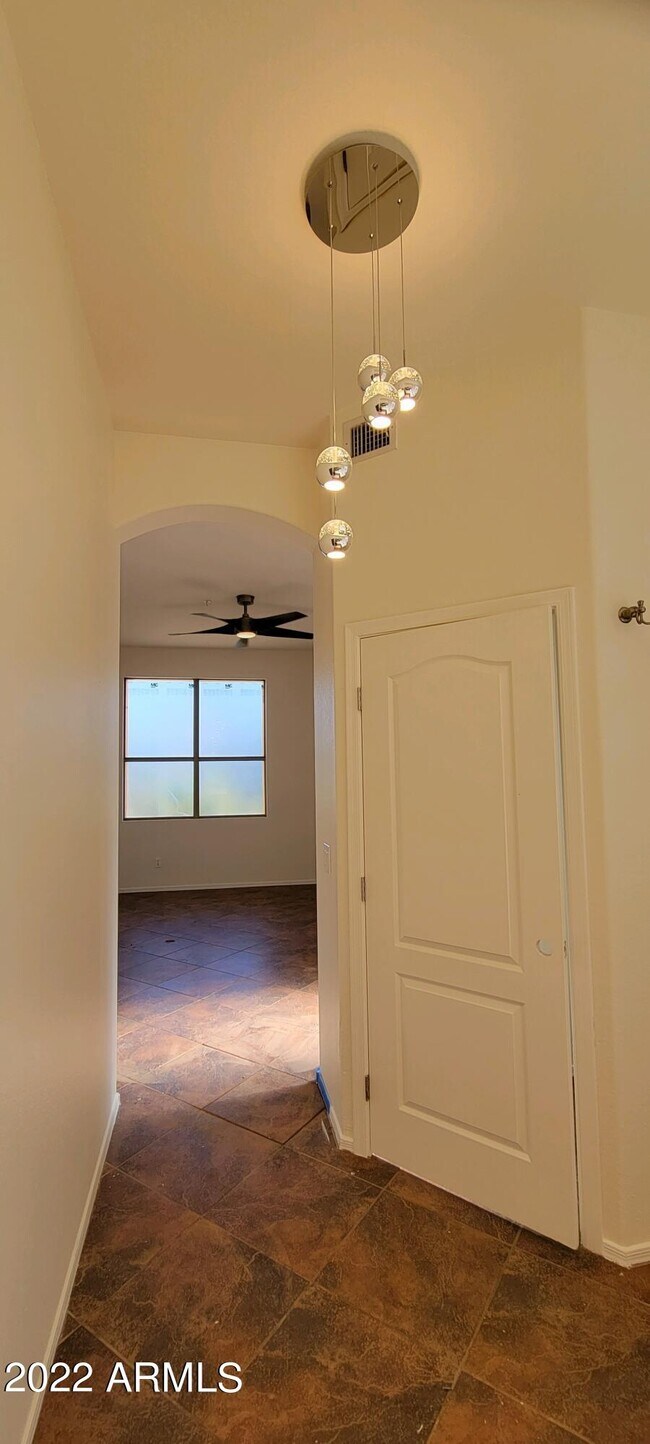 Building Photo - 7323 E Overlook Dr