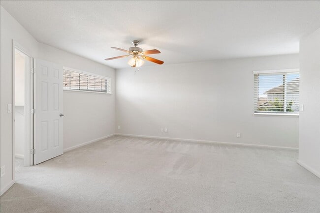 Building Photo - 7 Pewter Ct