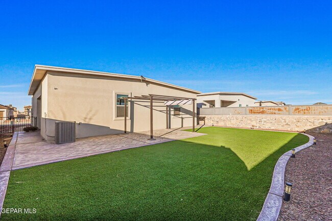 Building Photo - 14804 John McNeely Ave