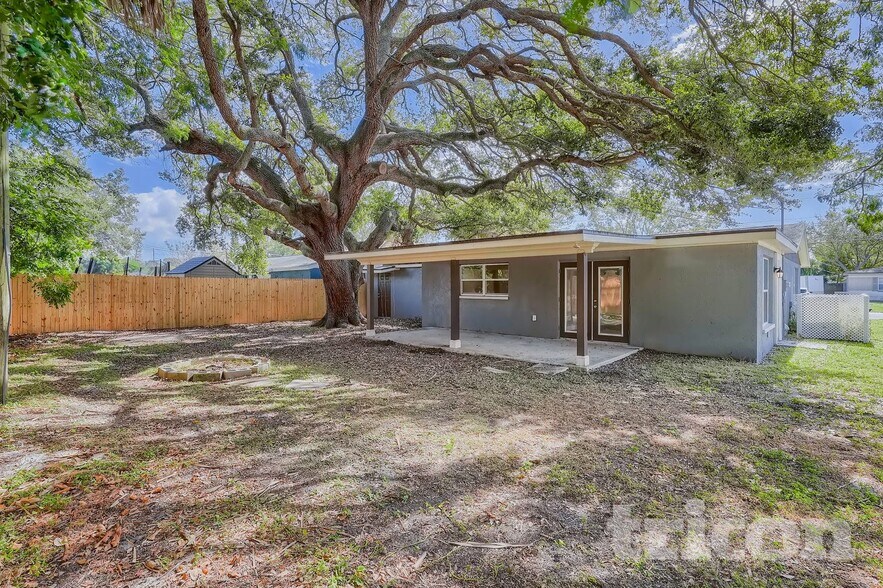 Building Photo - 5285 86th Ave