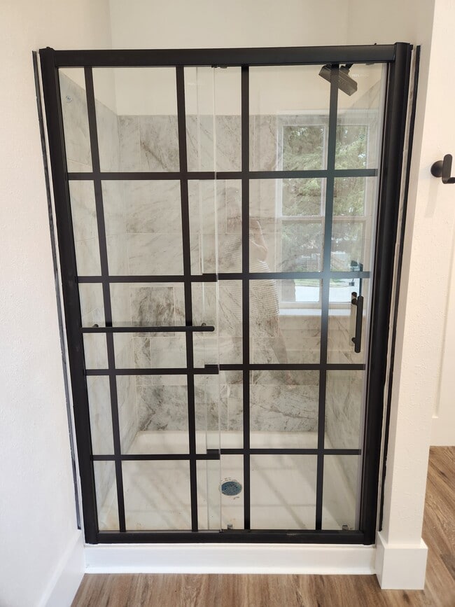 Shower - 615 Summer St