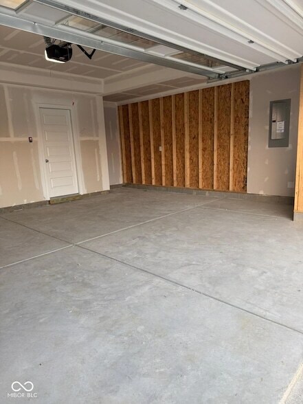Building Photo - 15354 Farrington Rd