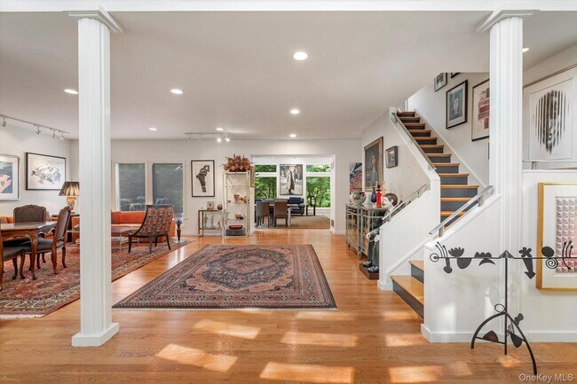 Building Photo - 16 Polo Field Ln